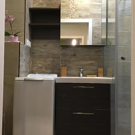 Standard By Hi5 - Feherhajo Budapest